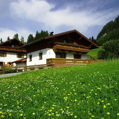 Haus Steinkarblick Und Berghaeusl Konukevi 3*