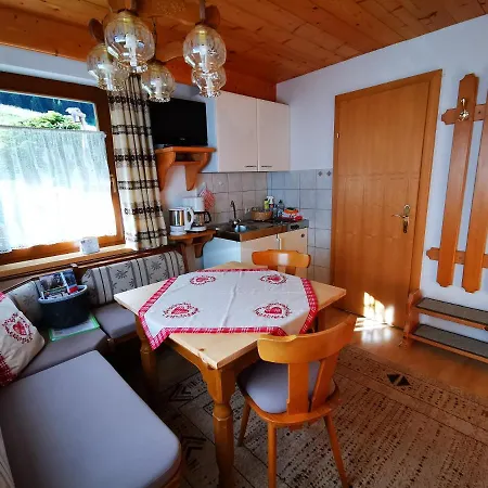 Haus Steinkarblick Und Berghaeusl Berwang