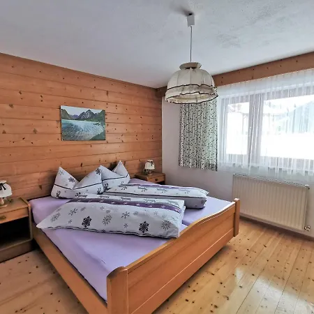Haus Steinkarblick Und Berghaeusl Guest house Berwang