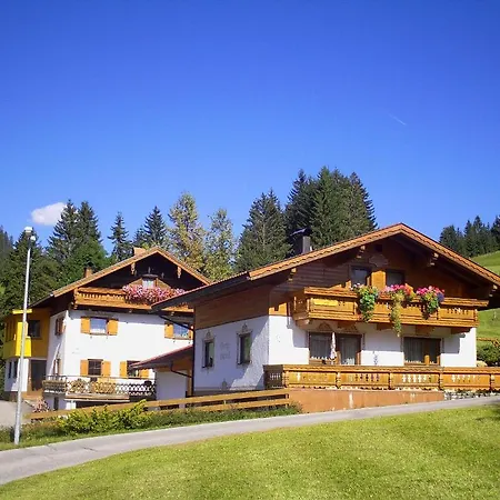 Haus Steinkarblick Und Berghaeusl Penzion Berwang